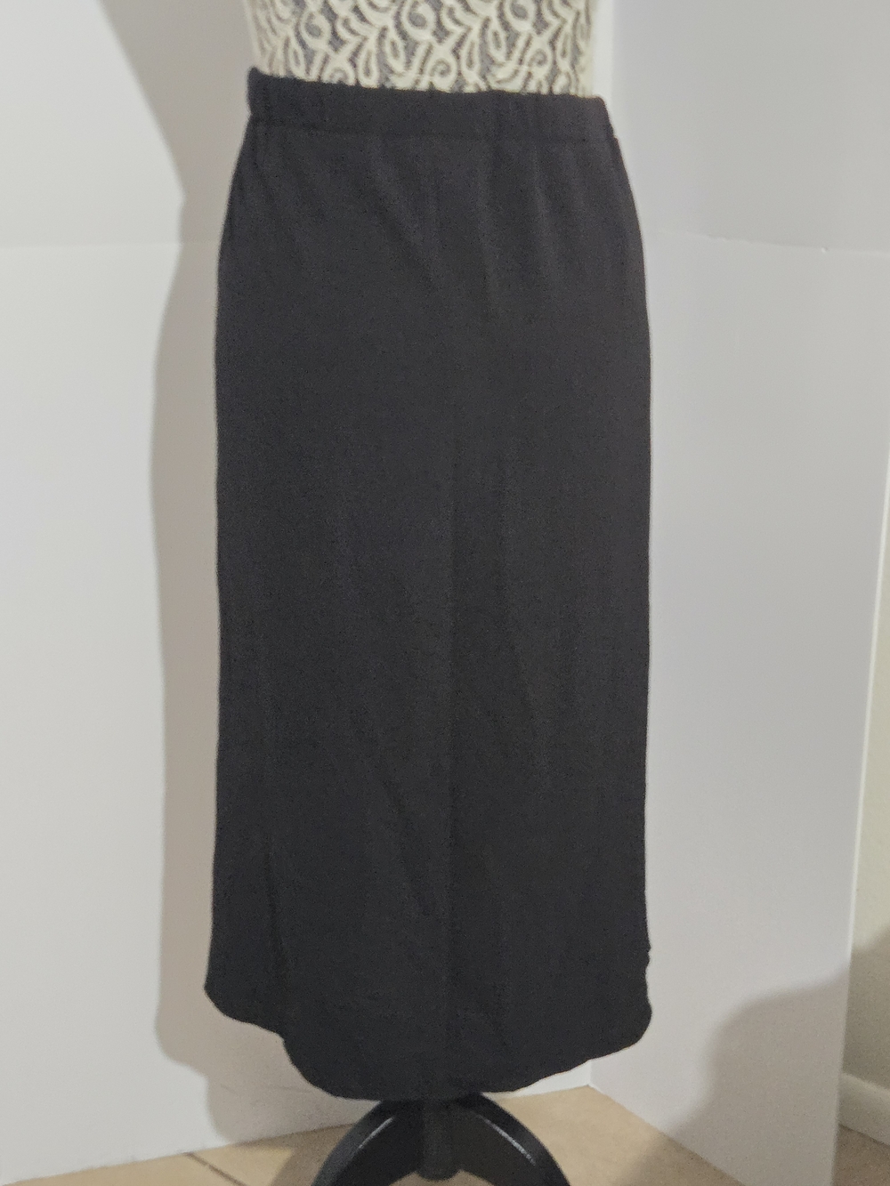 Black Button-Front Midi Skirt with Self Tie Waist - Picture 6 of 8